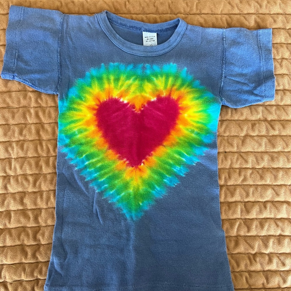 Vintage 90s Colorful Heart Tie-Dye Kids T-Shirt